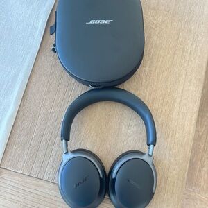 Bose QuietComfort Ultra Headphones, noise cancelling headphones - Black, new